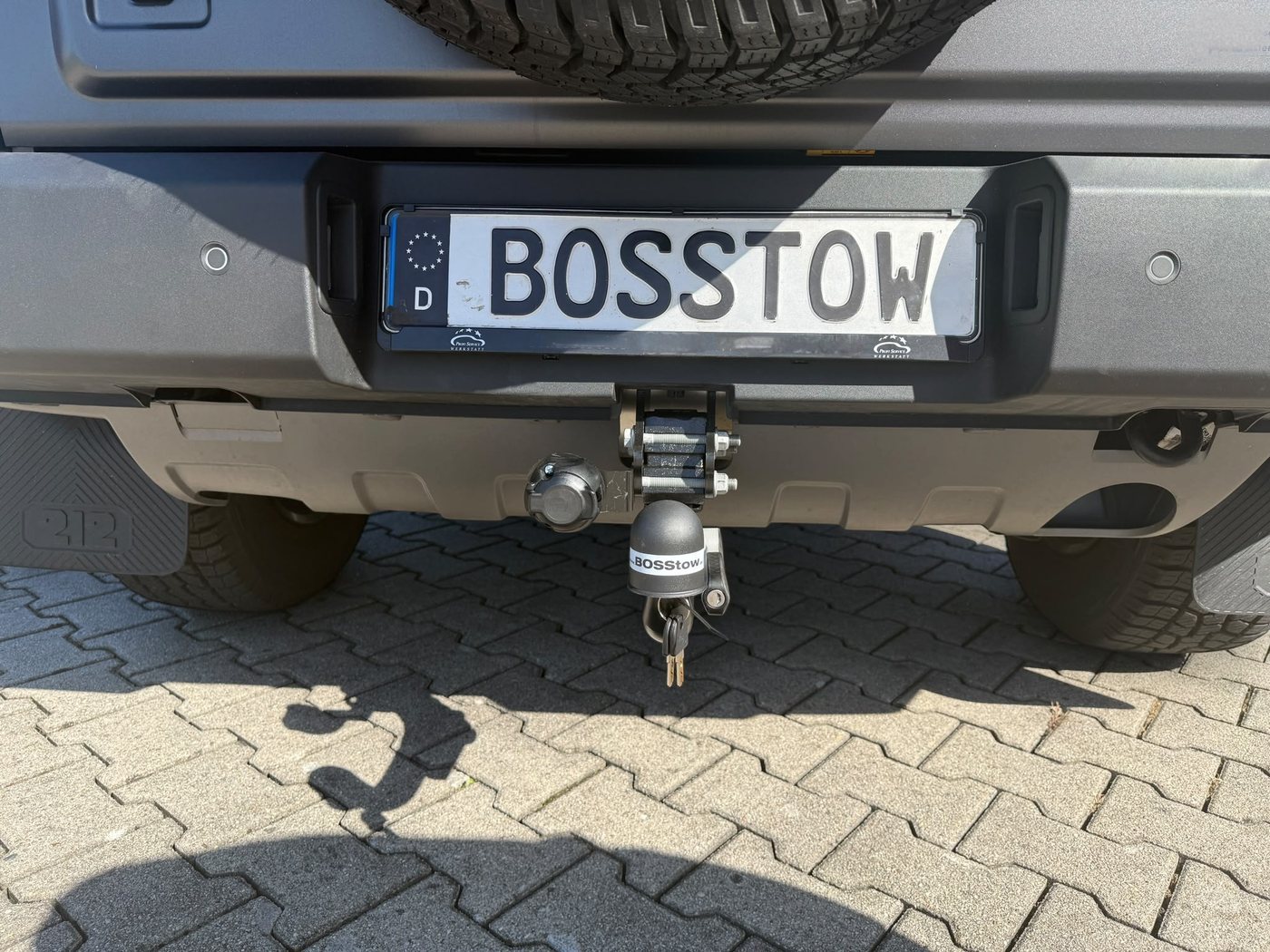 BOSSTOW-Anhängerkupplung am BAW 212, vertikal abnehmbar mit Kugelkopf